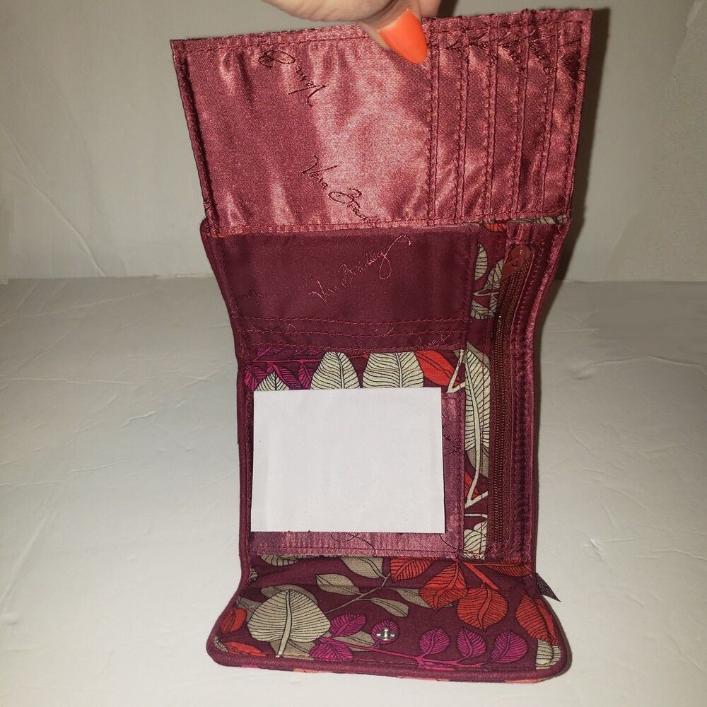 Vera Bradley Riley Compact Wallet Retired Pattern Bohemian Chevron 2016 NEW - Picture 5 of 9
